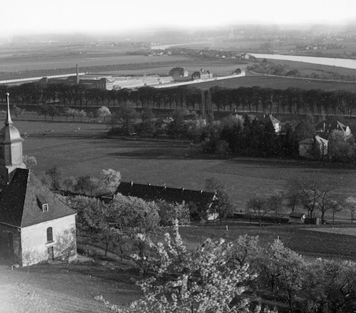 R12C003 Pillnitz Blich vom Weinbergsweg 