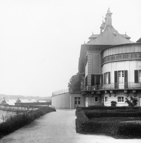 R12C008 Pillnitz Elbpromenade 