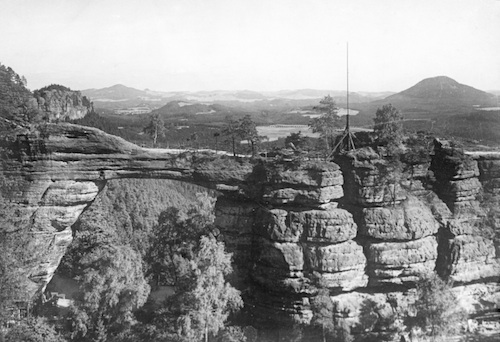 R236019 Prebischtor Blick auf Rosenberg 