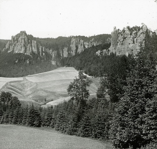 R30022 Feldsteingruppe 