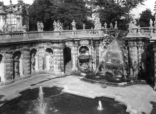 R92010 Dresden Zwinger Nymphenbad Kaskade mit Springbrunnen 
