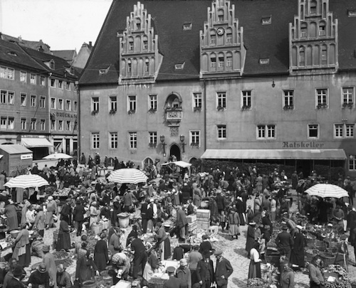 AR244005 Wochenmarkt 