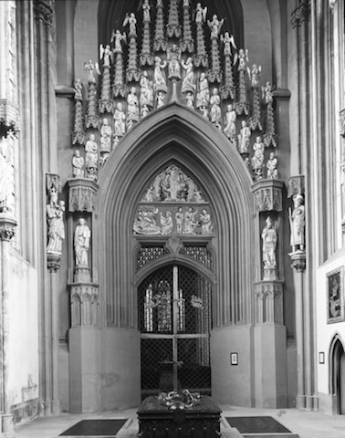 AR244032 Dom Westportal 
