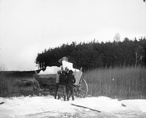 R223010 Aufladen des Eises 