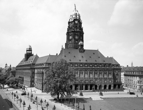 R144024 Dresden neues Rathaus Gesamtansicht 