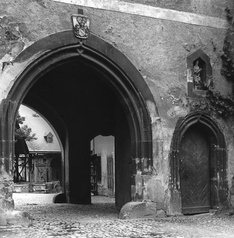 R32037 Wechselburg Schloßtor und Tür 