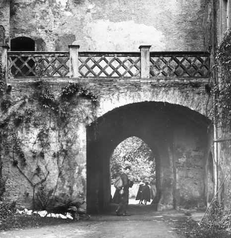 R73041 Scharfenstein Schloß im Hofe 